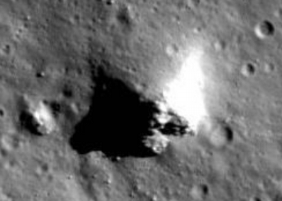 Une nouvelle pyramide trouvée sur la Lune par une sonde spatiale