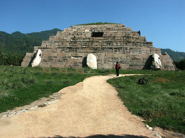 Les origines extraterrestres des pyramides chinoises