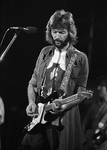 Clapton s’oppose à la vaccination pour l’accès aux salles de spectacle