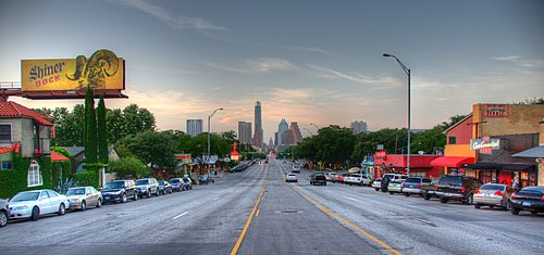 Un mystérieux objet en forme de rectangle aperçu dans le ciel d'Austin