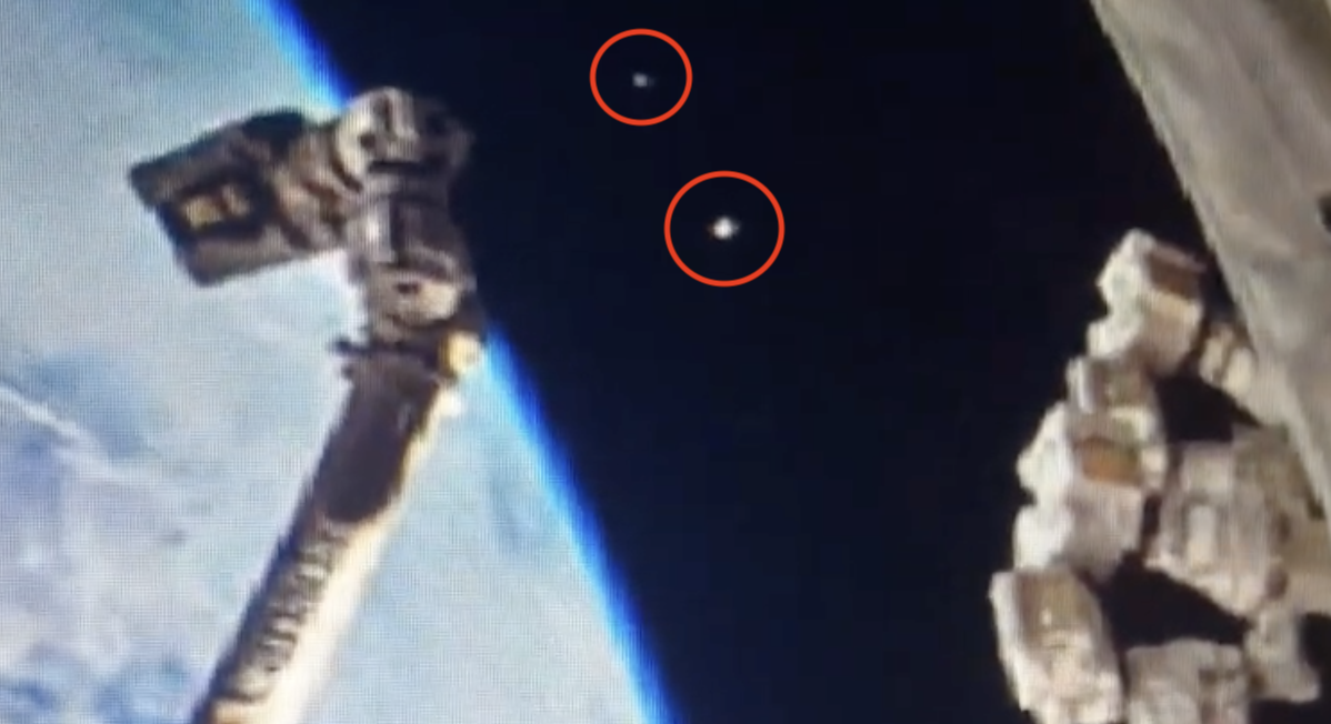 Deux OVNI filmés près de la station spatiale