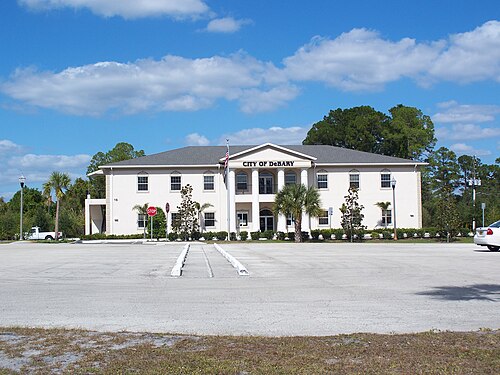 Un OVNI en forme de triangle observé à DeBary, Floride