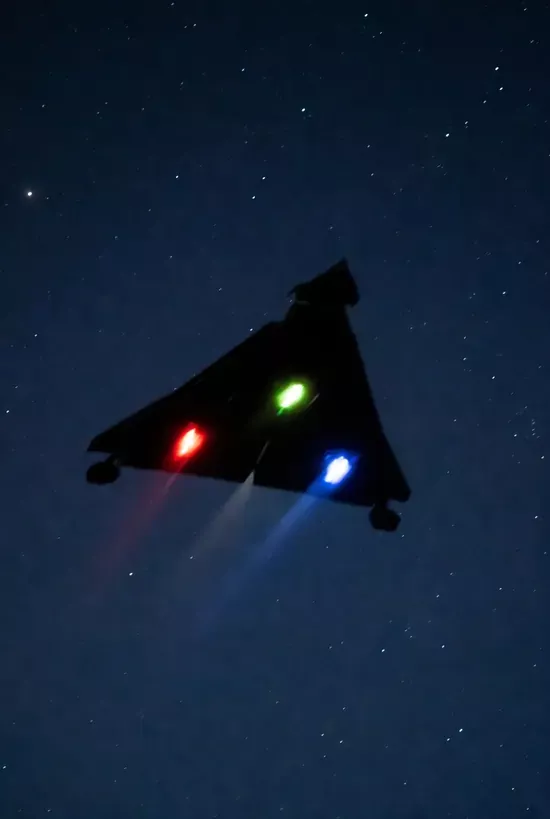 Un mystérieux objet triangulaire aperçu dans le ciel indien